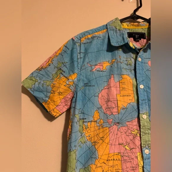 EUC 21 MEN Blue Map of the World AOP Button Down size small - Picture 2 of 8